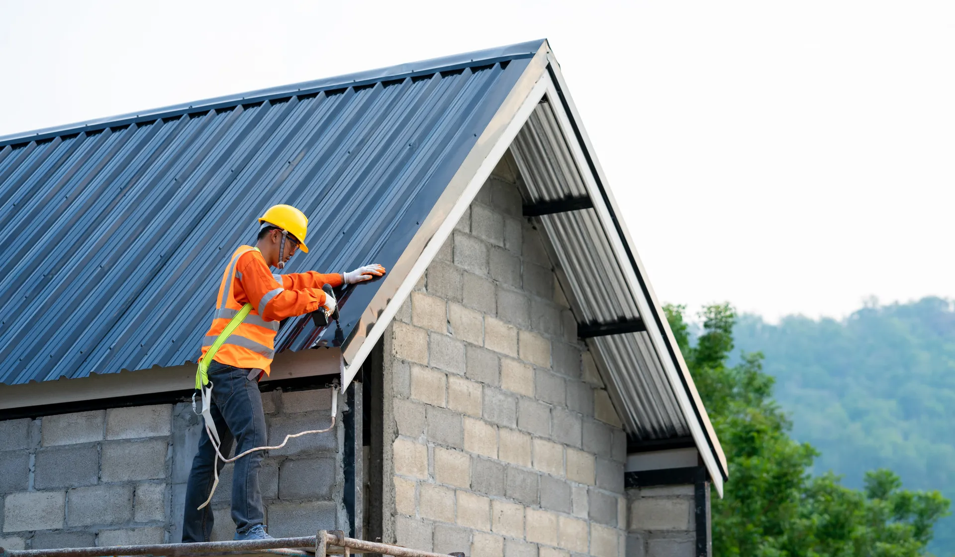 Roofing business owner meeting with a LeadGulls marketing specialist